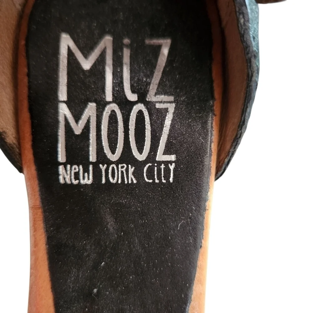 EUC MIZ MOOZ KIANI BLACK LEATHER STRAPPY BUCKLE WEDGE SANDAL SZ 40